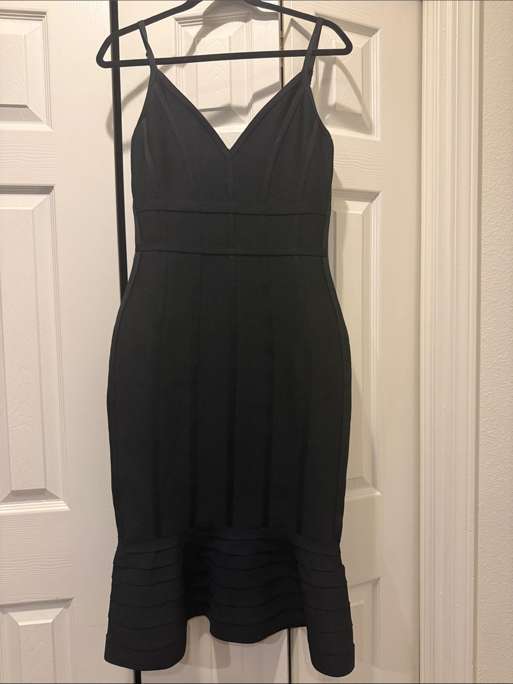 VENUS Black V-Neck High-Low Bodycon Dress